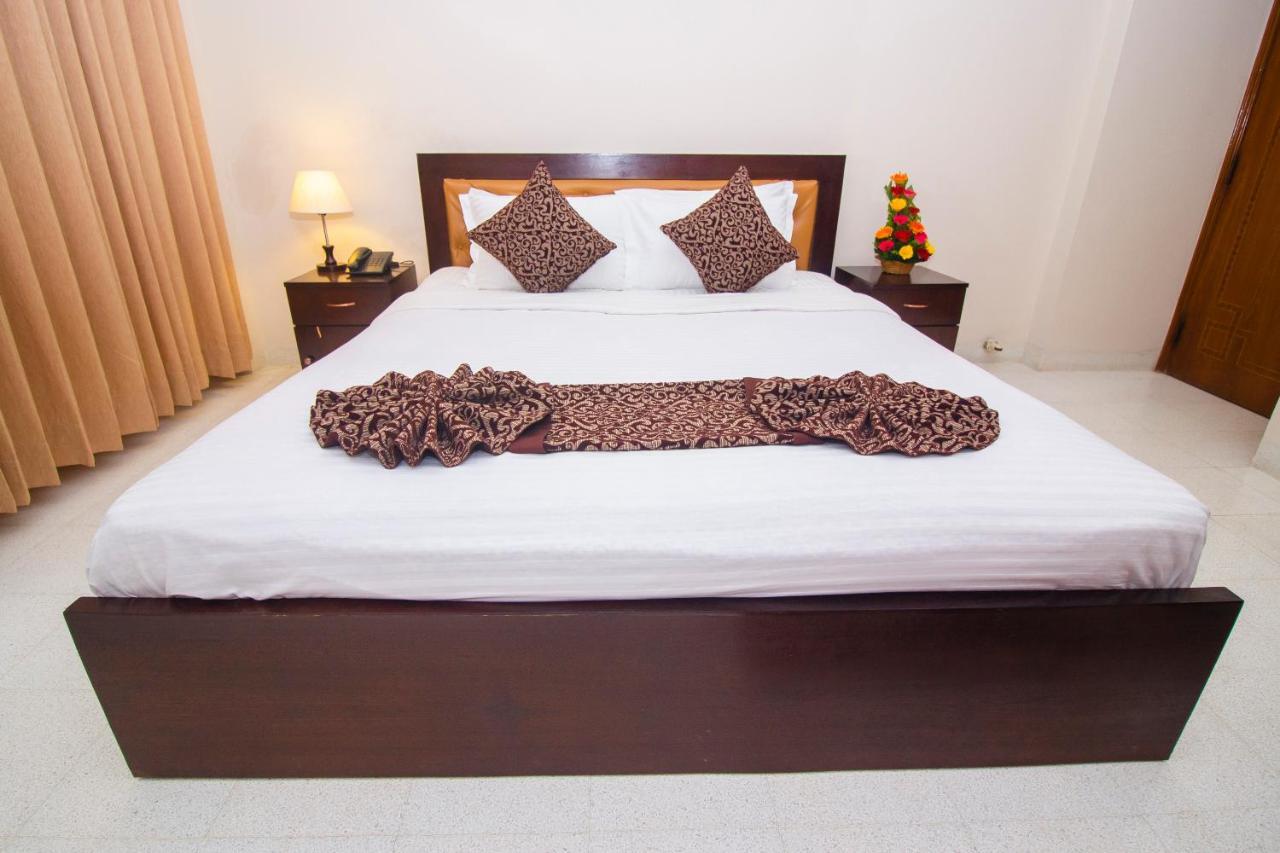 Hotel Suite Palace Dhaka Buitenkant foto