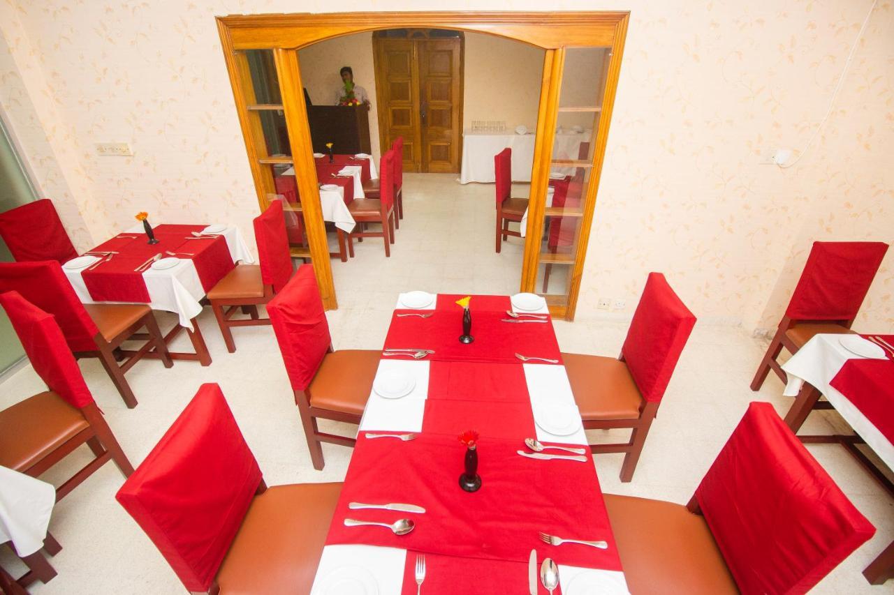Hotel Suite Palace Dhaka Buitenkant foto