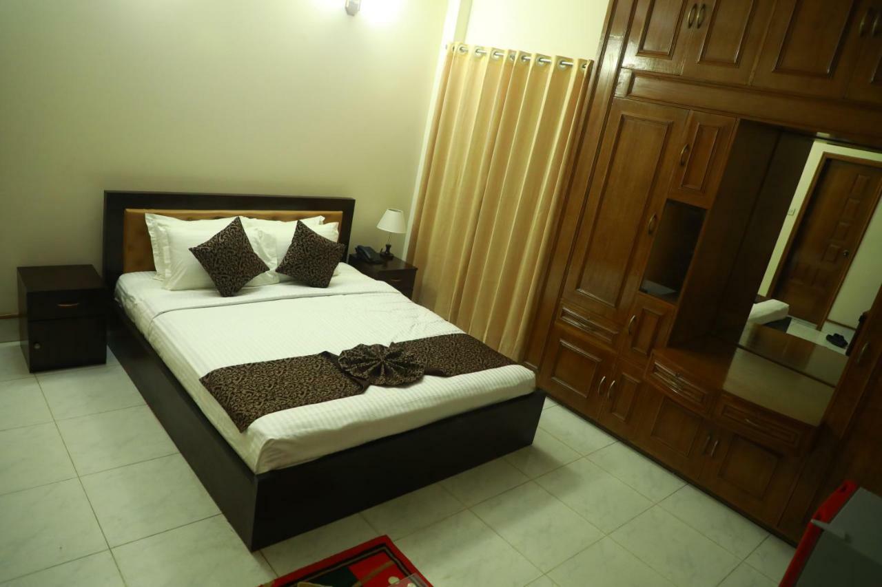 Hotel Suite Palace Dhaka Buitenkant foto