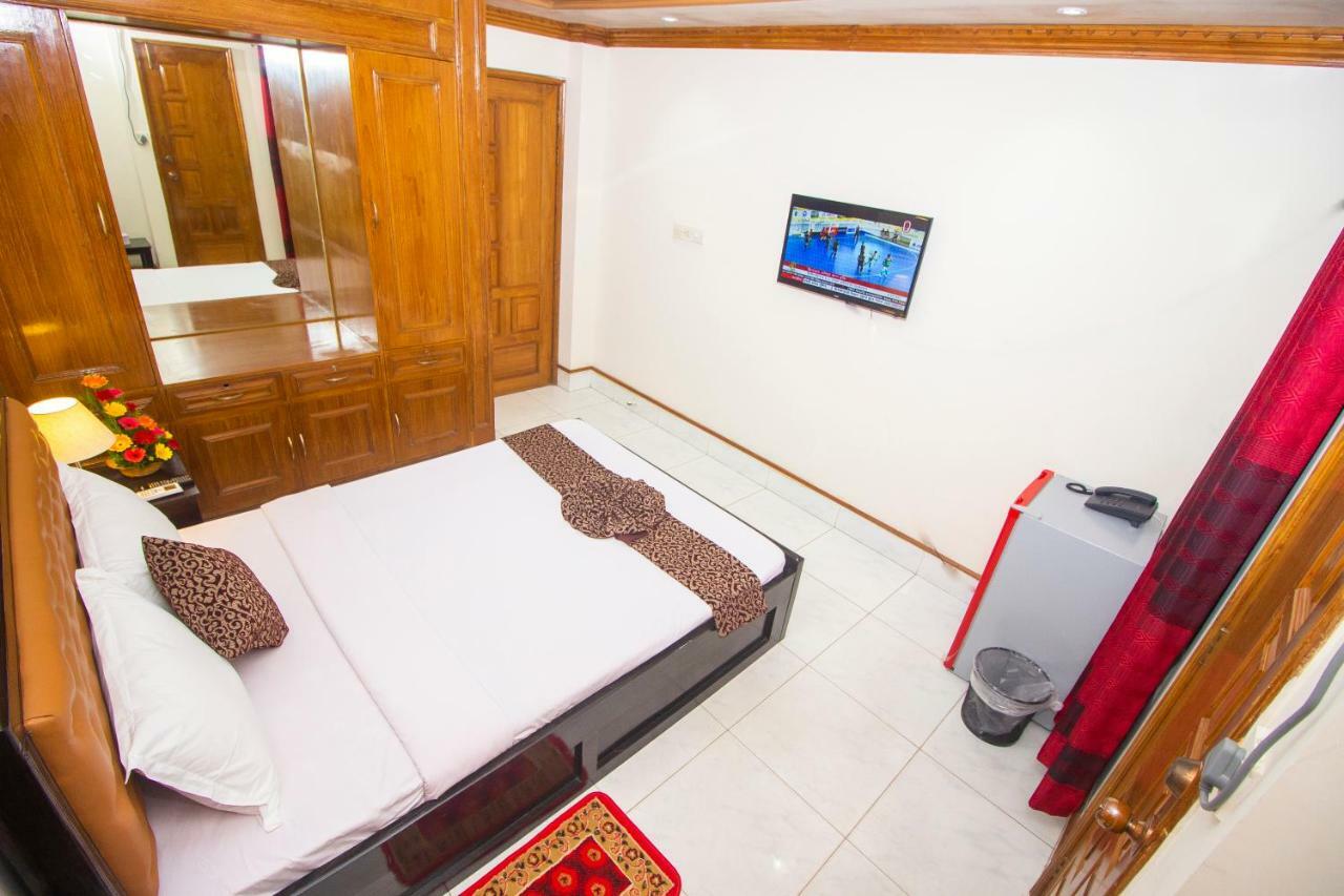 Hotel Suite Palace Dhaka Buitenkant foto