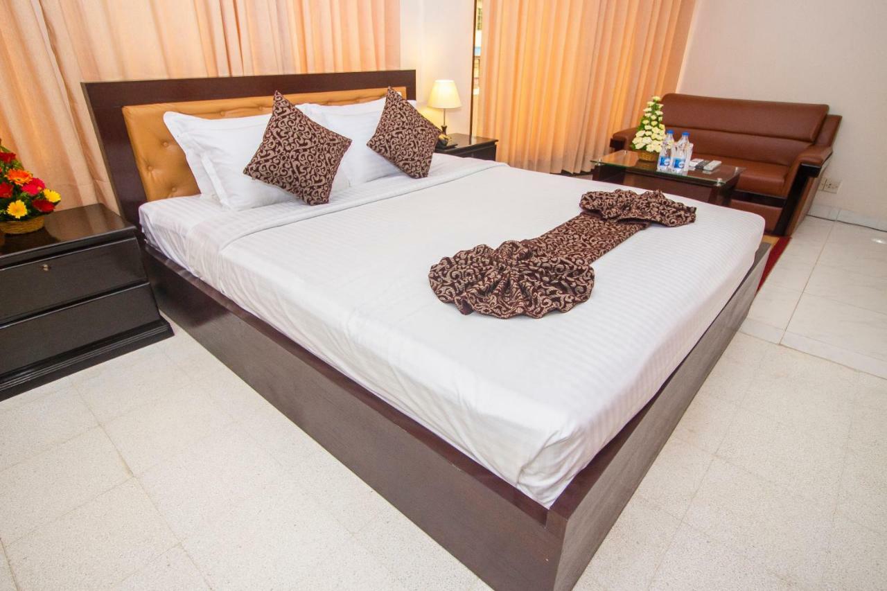 Hotel Suite Palace Dhaka Buitenkant foto